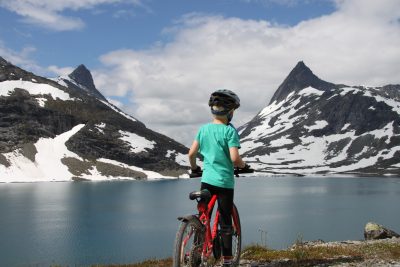 Koldedalen towards Falketind